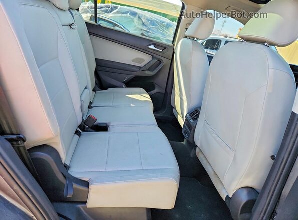 3VV2B7AX6KM178374 2019 VOLKSWAGEN TIGUAN Silver 