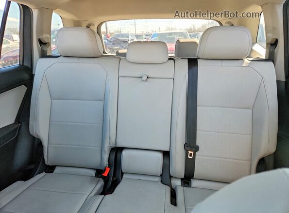 3VV2B7AX6KM178374 2019 VOLKSWAGEN TIGUAN Silver 