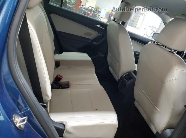 3VV2B7AX7JM122815 2018 VOLKSWAGEN TIGUAN Blue Widok wnętrza z tyłu