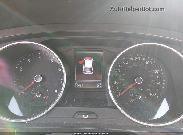 3VV2B7AX7JM152610 2018 VOLKSWAGEN TIGUAN White Widok tylnych siedzeń