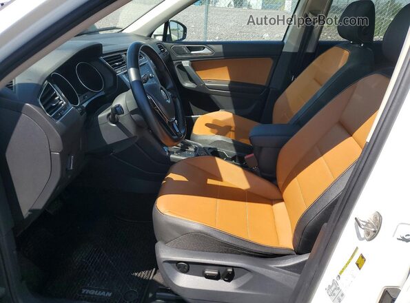 3VV2B7AX7KM143651 2019 VOLKSWAGEN TIGUAN White წინა სალონის ხედი