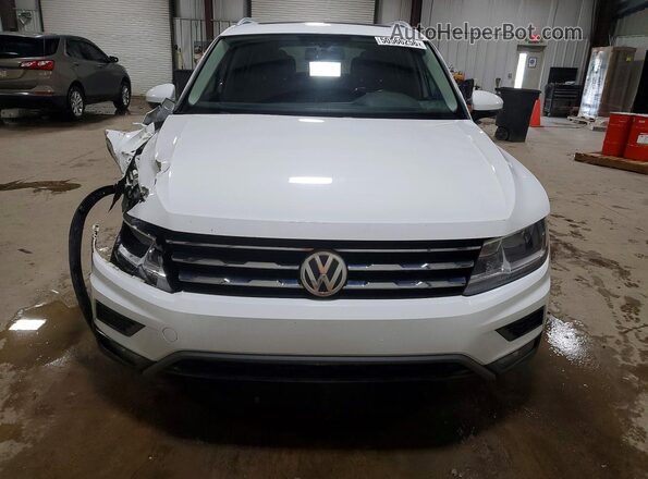 3VV2B7AX8JM097309 2018 VOLKSWAGEN TIGUAN White Widok z przodu
