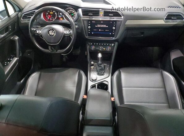 3VV2B7AX8JM097309 2018 VOLKSWAGEN TIGUAN White Widok deski rozdzielczej