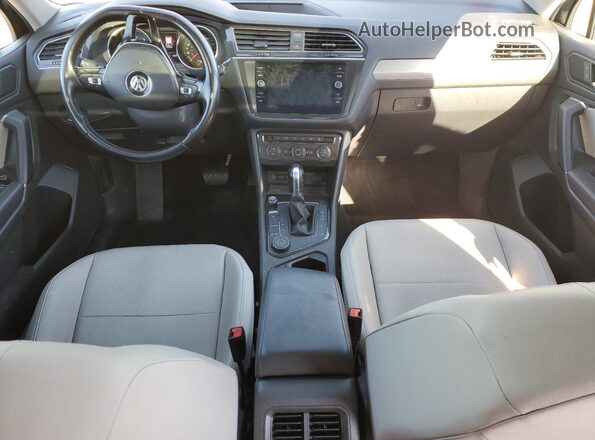 3VV2B7AX8KM109895 2019 VOLKSWAGEN TIGUAN Charcoal Widok deski rozdzielczej