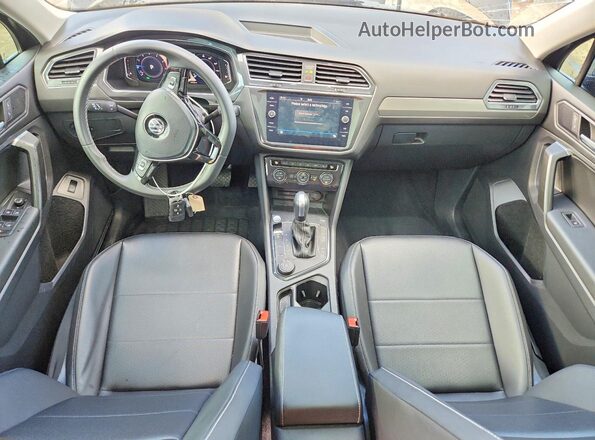 3VV2B7AX8MM072771 2021 VOLKSWAGEN TIGUAN Black Dashboard view