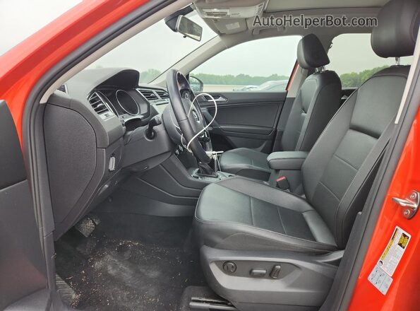 3VV2B7AX9JM190176 2018 VOLKSWAGEN TIGUAN Orange 