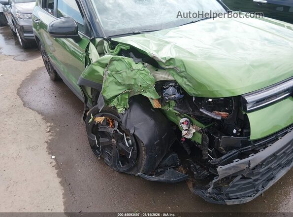 3VV2C7B23SM062453 2025 VOLKSWAGEN TAOS Green Դիմացի տեսք