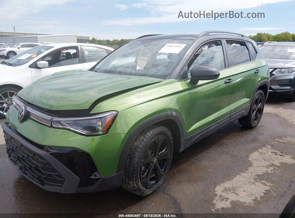 3VV2C7B23SM062453 2025 VOLKSWAGEN TAOS Green Առջևի ձախ երեք քառորդ տեսարան