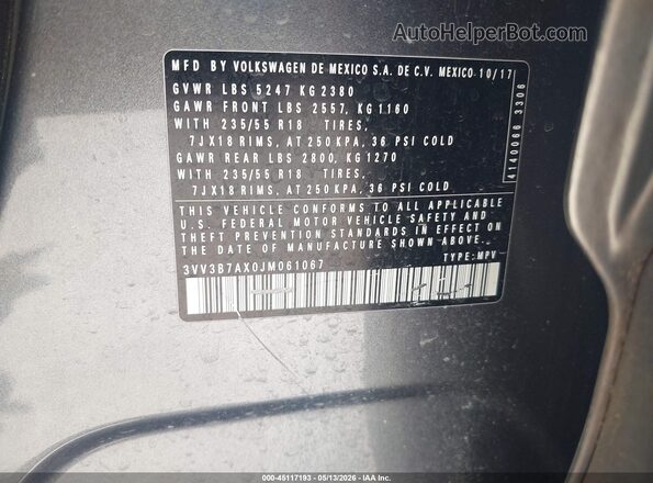 3VV3B7AX0JM061067 2018 VOLKSWAGEN TIGUAN Gray Widok komory silnika
