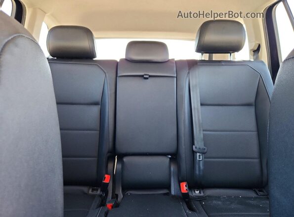 3VV3B7AX0JM108145 2018 VOLKSWAGEN TIGUAN Black 