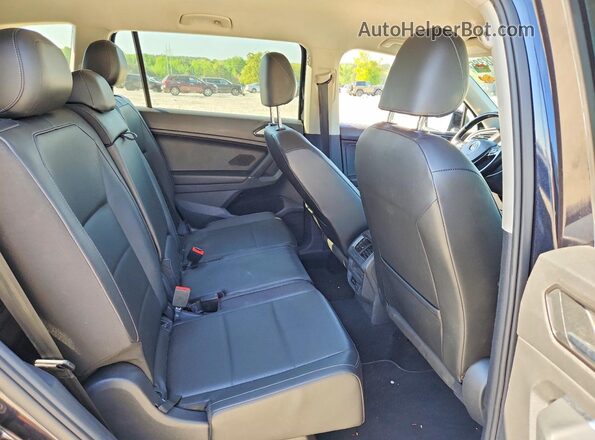 3VV3B7AX0JM108145 2018 VOLKSWAGEN TIGUAN Black 