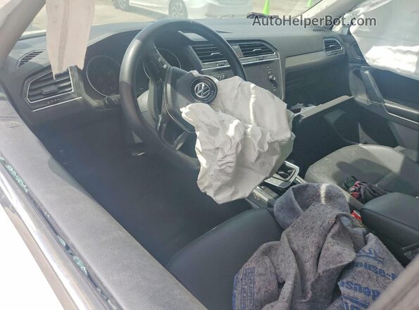 3VV3B7AX0LM080513 2020 VOLKSWAGEN TIGUAN White 