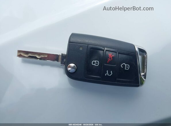 3VV3B7AX0LM115566 2020 VOLKSWAGEN TIGUAN White Вид панелі приладів