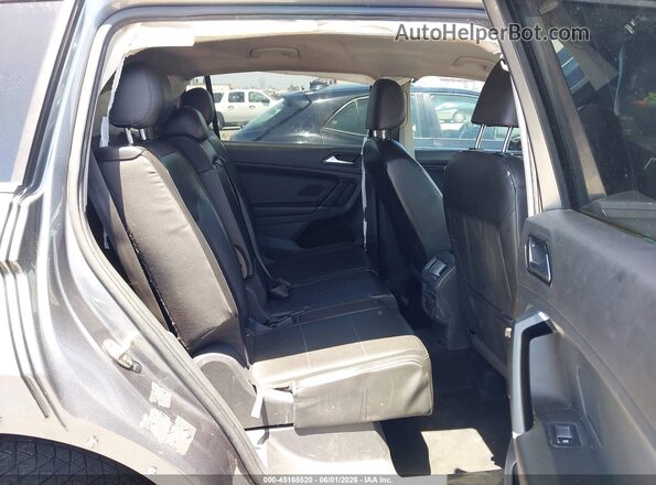 3VV3B7AX1JM017854 2018 VOLKSWAGEN TIGUAN Gray Vista de la etiqueta del VIN