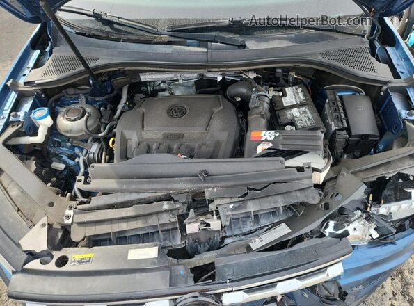 3VV3B7AX1LM129735 2020 VOLKSWAGEN TIGUAN Blue Vista del compartimento del motor