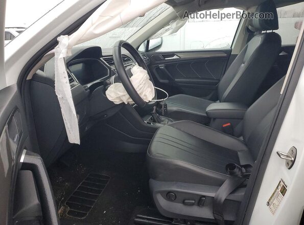 3VV3B7AX1RM043950 2024 VOLKSWAGEN TIGUAN White Widok wnętrza z przodu