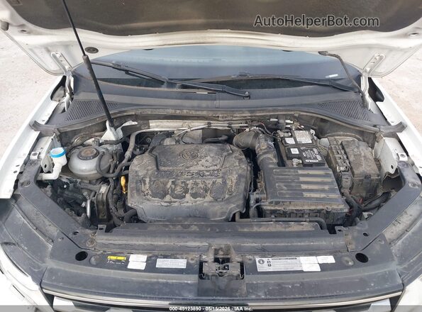 3VV3B7AX2JM039457 2018 VOLKSWAGEN TIGUAN White Вид ззаду