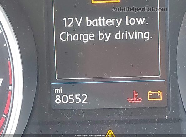 3VV3B7AX2JM078663 2018 VOLKSWAGEN TIGUAN Silver Widok z przodu