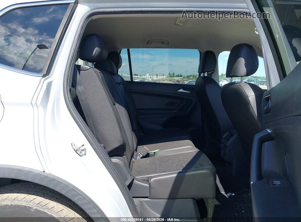 3VV3B7AX2JM078663 2018 VOLKSWAGEN TIGUAN Silver 