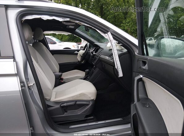 3VV3B7AX2LM105914 2020 VOLKSWAGEN TIGUAN Silver Вид салону спереду