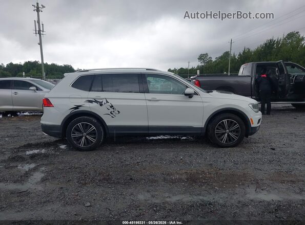 3VV3B7AX3JM089882 2018 VOLKSWAGEN TIGUAN White Vista interior trasera