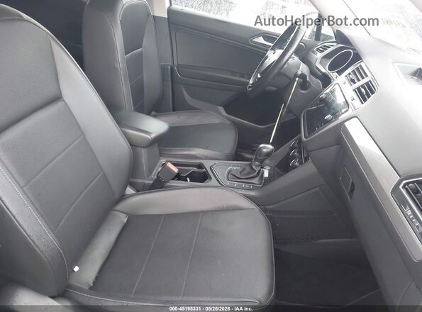 3VV3B7AX3JM089882 2018 VOLKSWAGEN TIGUAN White Vista interior delantera