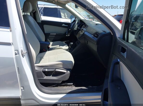 3VV3B7AX3KM048198 2019 VOLKSWAGEN TIGUAN White Widok wnętrza z przodu