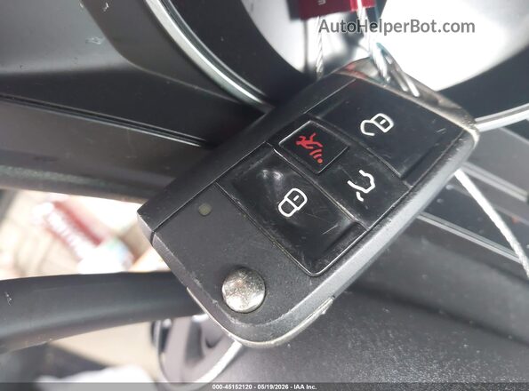 3VV3B7AX3KM050324 2019 VOLKSWAGEN TIGUAN Red Vista del salpicadero