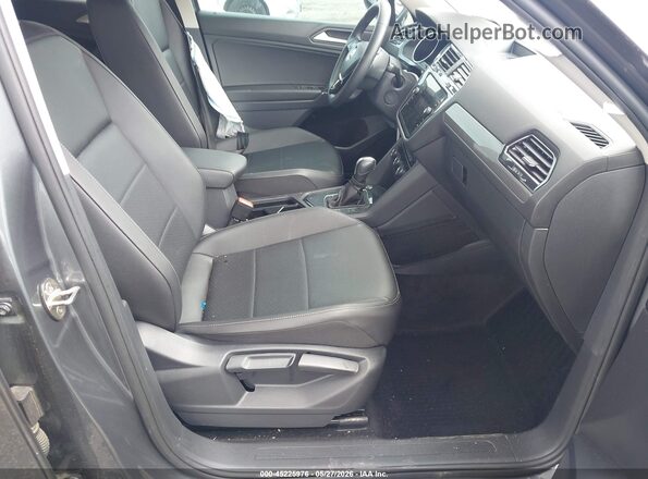 3VV3B7AX3LM062832 2020 VOLKSWAGEN TIGUAN Gray Սալոնի դիմացի տեսք