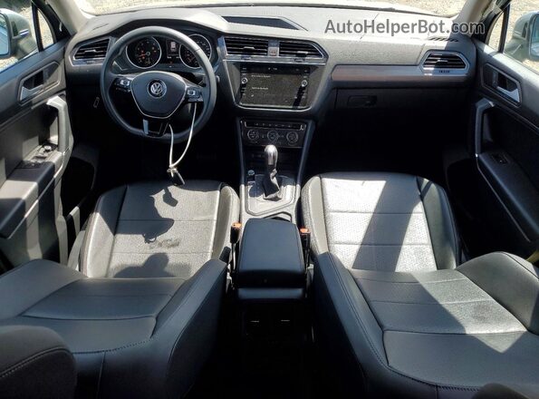 3VV3B7AX4LM013834 2020 VOLKSWAGEN TIGUAN Silver Dashboard view