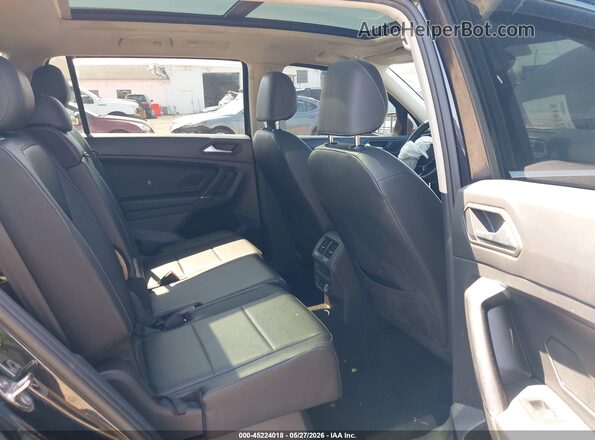 3VV3B7AX4LM033226 2020 VOLKSWAGEN TIGUAN Black Widok naklejki z numerem VIN