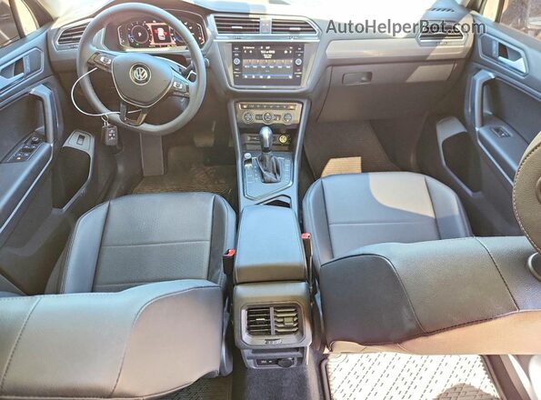 3VV3B7AX4LM147226 2020 VOLKSWAGEN TIGUAN Gray 