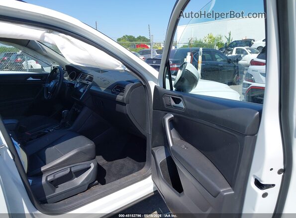 3VV3B7AX4MM088566 2021 VOLKSWAGEN TIGUAN White Front interior view