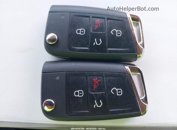 3VV3B7AX4MM095470 2021 VOLKSWAGEN TIGUAN Gray Вид панелі приладів