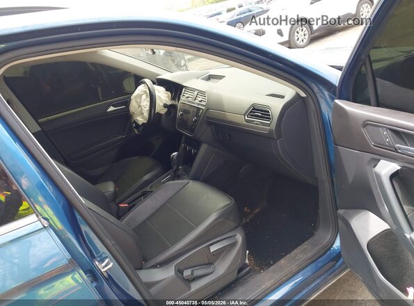 3VV3B7AX5JM021552 2018 VOLKSWAGEN TIGUAN Blue Widok wnętrza z przodu