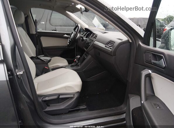 3VV3B7AX5JM071531 2018 VOLKSWAGEN TIGUAN Серый Вид салона спереди