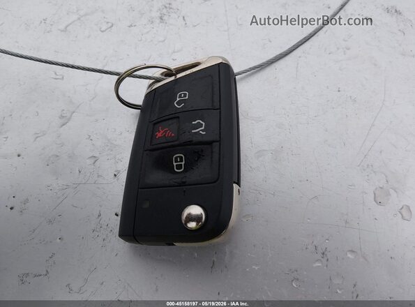3VV3B7AX5JM071531 2018 VOLKSWAGEN TIGUAN Серый Вид панели приборов