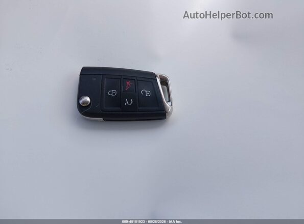 3VV3B7AX5KM152515 2019 VOLKSWAGEN TIGUAN Blue Вид панелі приладів