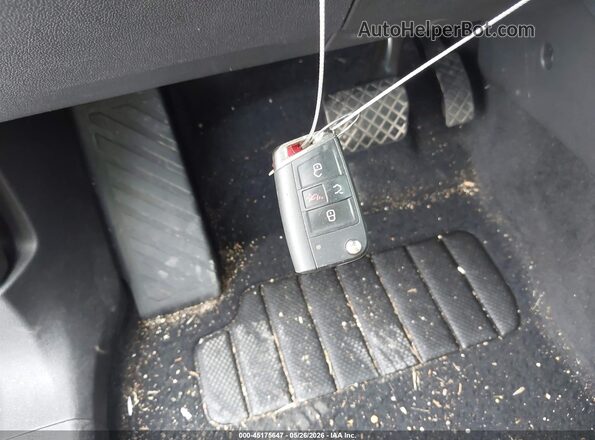 3VV3B7AX5KM155236 2019 VOLKSWAGEN TIGUAN Белый Вид панели приборов