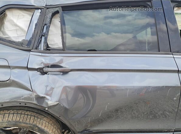 3VV3B7AX5LM125137 2020 VOLKSWAGEN TIGUAN Gray Вид задньої частини салону