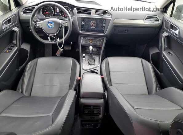 3VV3B7AX5MM082582 2021 VOLKSWAGEN TIGUAN Blue Dashboard view