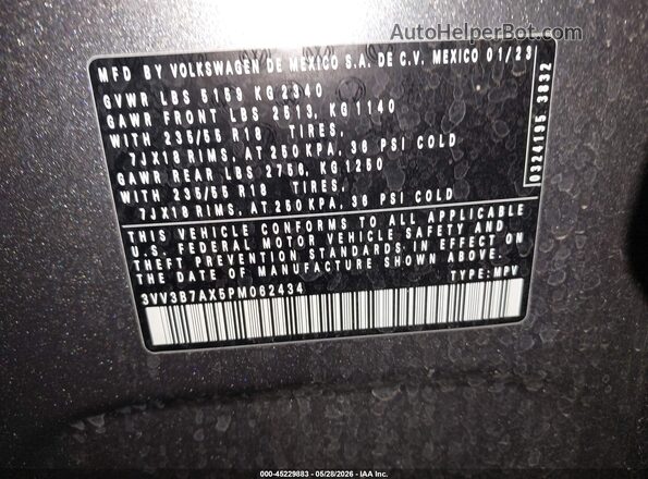 3VV3B7AX5PM062434 2023 VOLKSWAGEN TIGUAN Gray Вид підкапотного простору