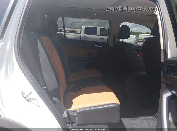 3VV3B7AX6KM183479 2019 VOLKSWAGEN TIGUAN White Vista de la etiqueta del VIN