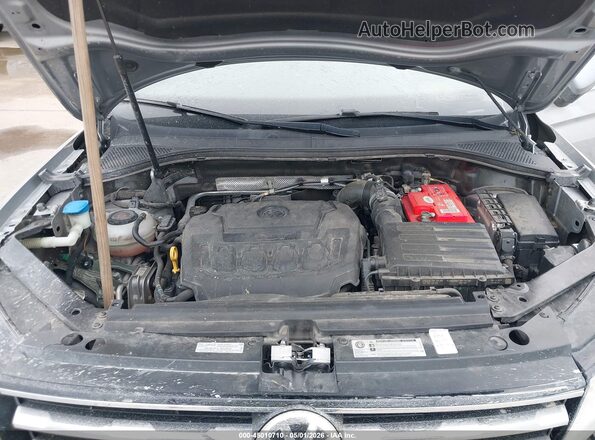 3VV3B7AX6LM082931 2020 VOLKSWAGEN TIGUAN Gray Widok z tyłu