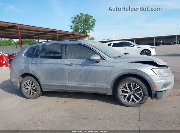3VV3B7AX6LM082931 2020 VOLKSWAGEN TIGUAN Gray Widok wnętrza z tyłu