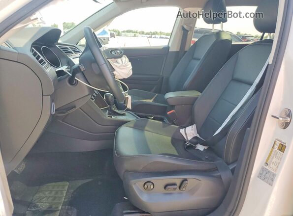 3VV3B7AX7MM047526 2021 VOLKSWAGEN TIGUAN White Front interior view