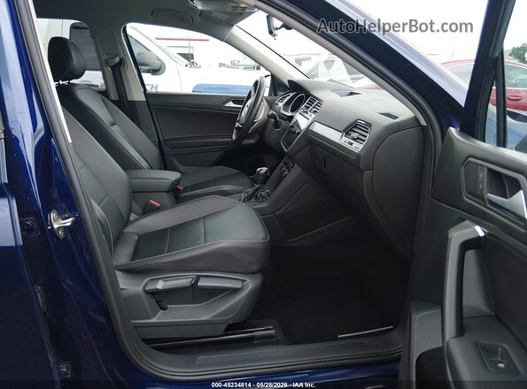3VV3B7AX7MM088674 2021 VOLKSWAGEN TIGUAN Blue Вид салону спереду