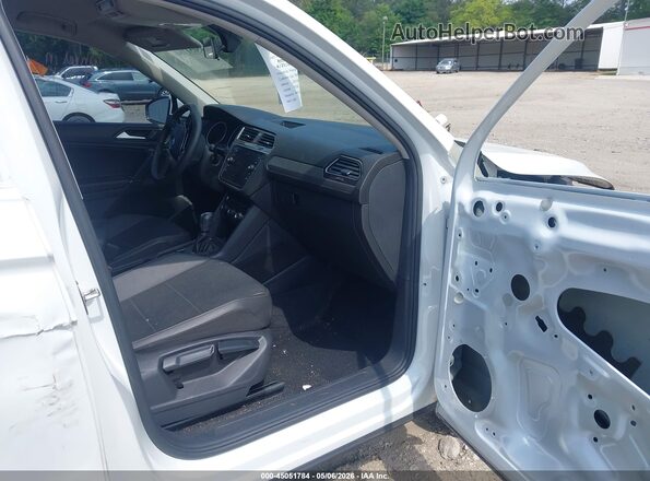 3VV3B7AX9LM063211 2020 VOLKSWAGEN TIGUAN White Front interior view