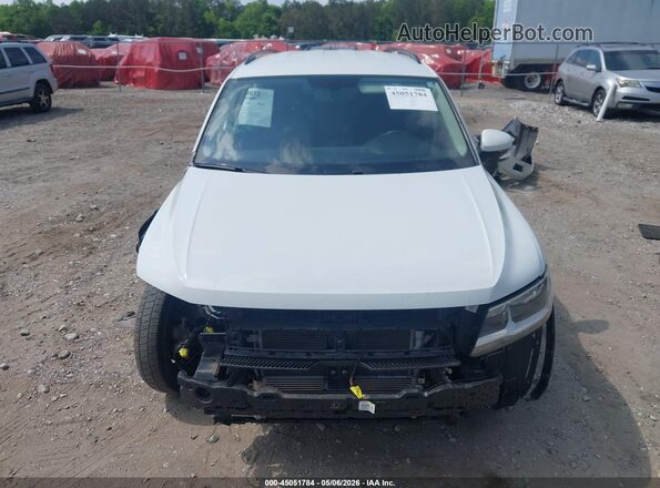 3VV3B7AX9LM063211 2020 VOLKSWAGEN TIGUAN White Rear interior view