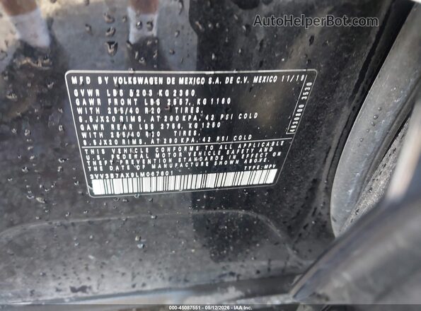 3VV3B7AX9LM067601 2020 VOLKSWAGEN TIGUAN Black Engine compartment view